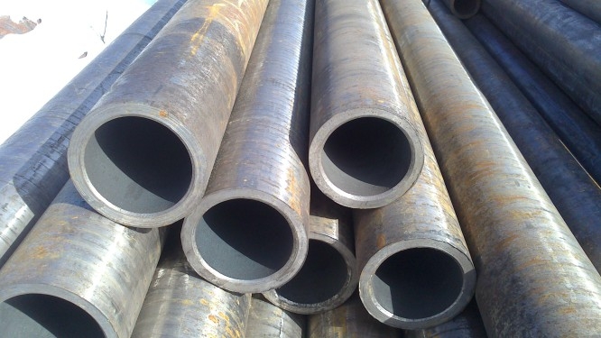 Труба толстостенная 104х12 стальная бесшовная горячекатаная ГОСТ 8732-78 купить в наличии на складе от 1 метра.